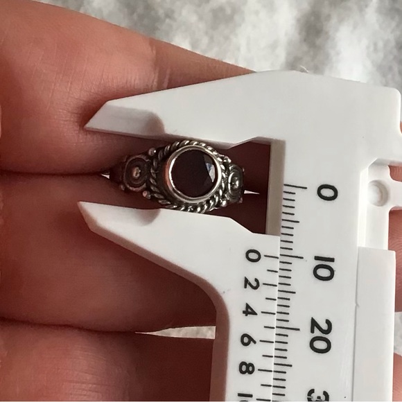 Ruby ring in artisan crafted sterling silver - Picture 4 of 7